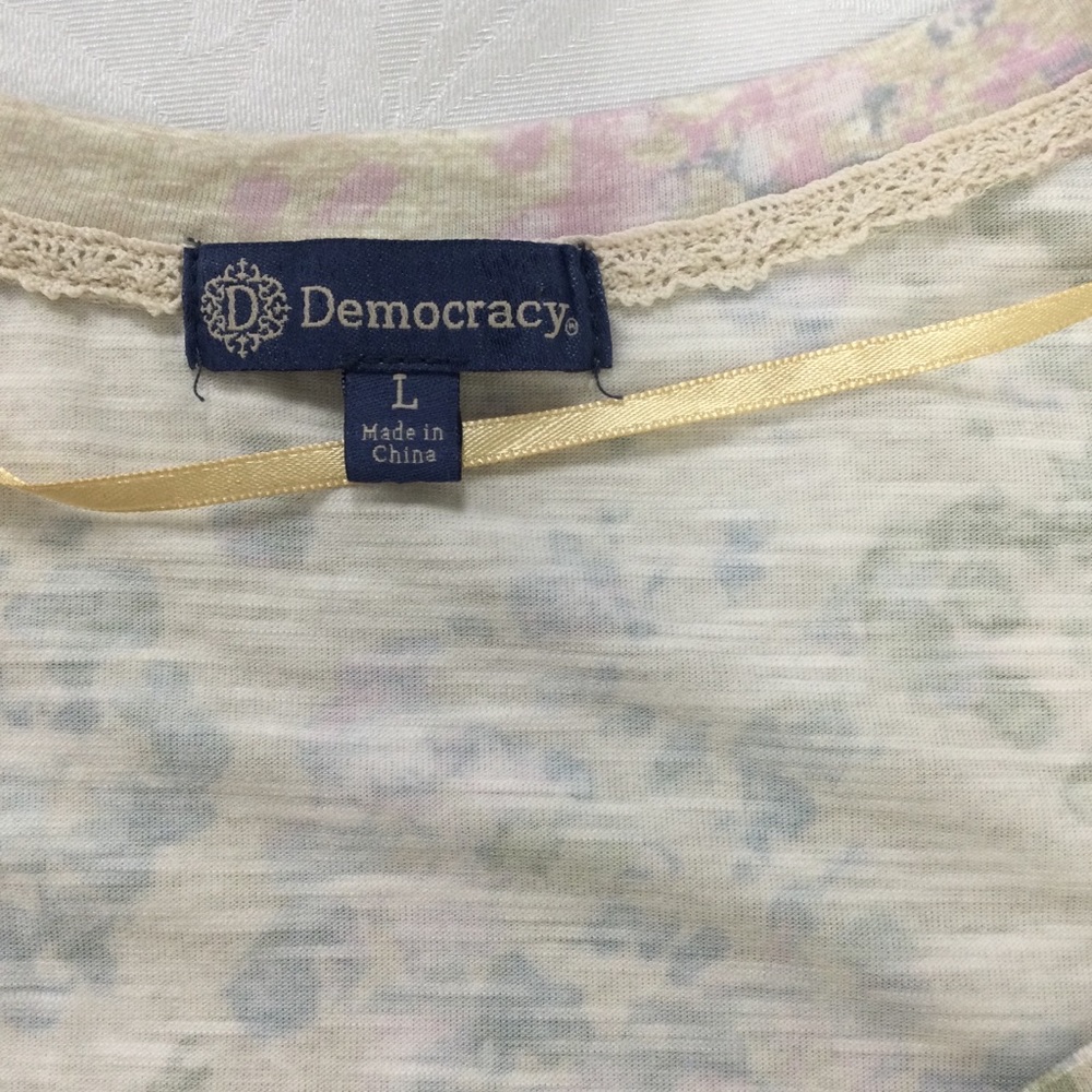 Democracy Tan Ruched Blouse - Picture 6 of 9